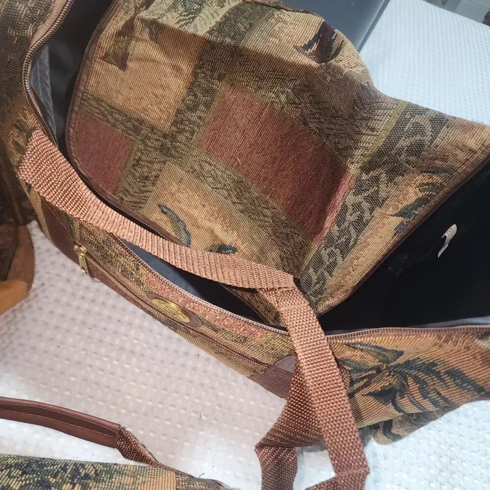 THE BEST LUGGAGE NWT SET OF 3 BAGS TRAVEL BAGS SET